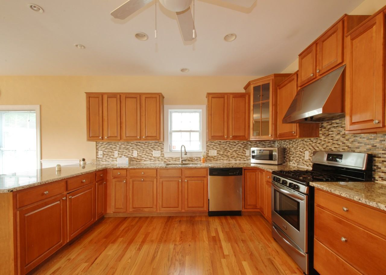 638 Hope St #NA - Photo 3 of 7