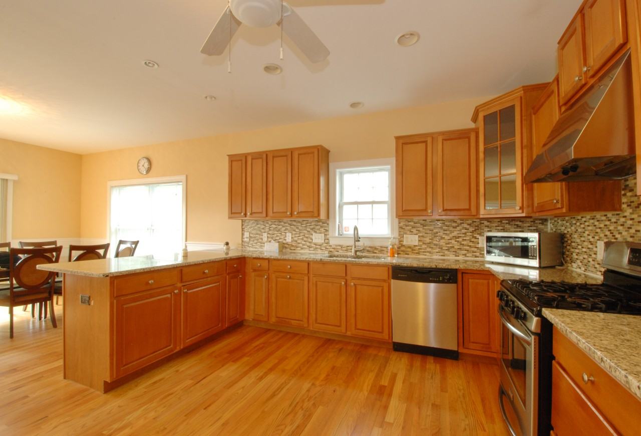 638 Hope St #NA - Photo 4 of 7