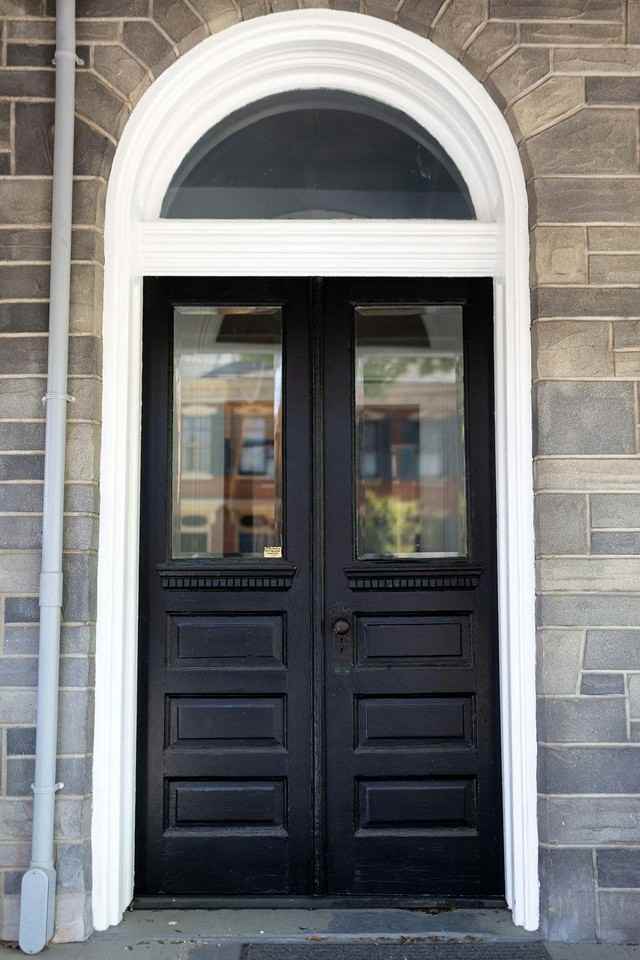433 West Walnut Street, Unit 2 (2 bedroom) - Photo 2 of 31