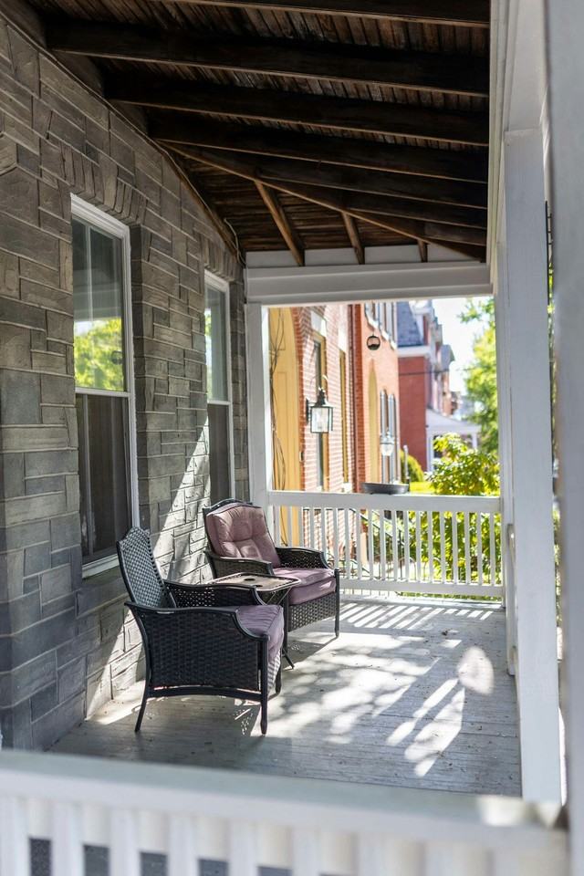 433 West Walnut Street, Unit 2 (2 bedroom) - Photo 4 of 31