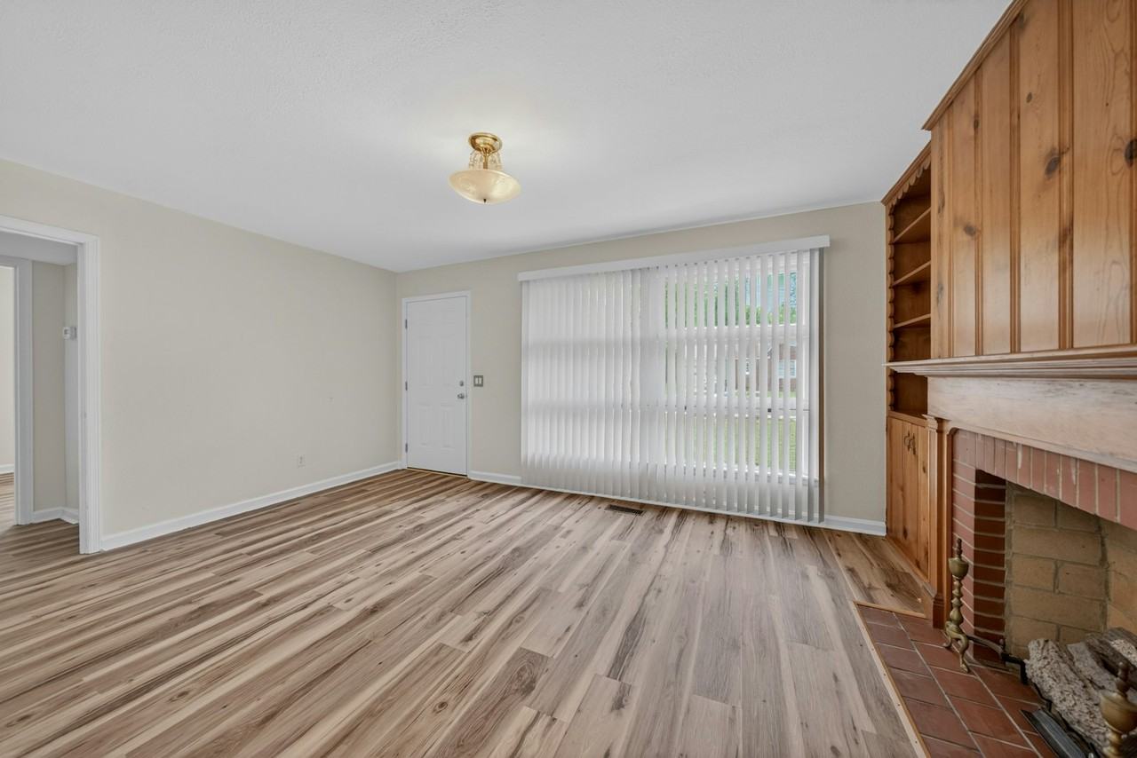 506 Hickory Street Southeast, Unit B - Photo 4 of 23