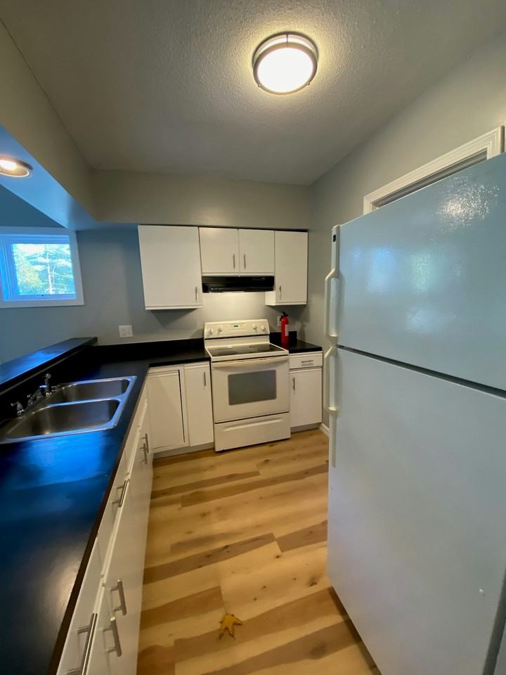 11 RiverBend Dr, Unit 27-6 - Photo 3 of 9