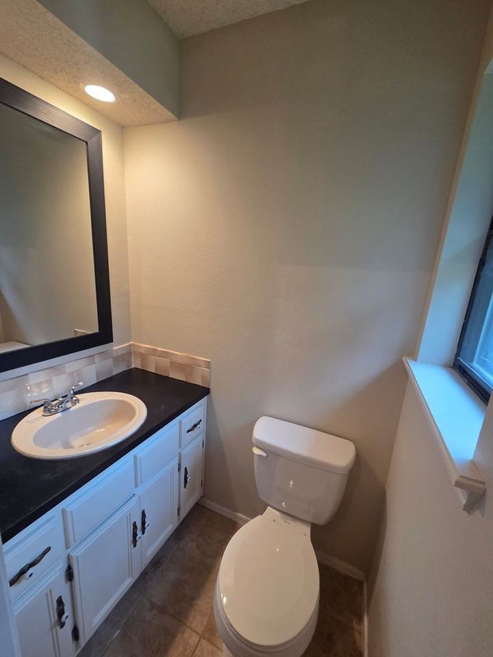 2607 Purdue Cir - Photo 7 of 20