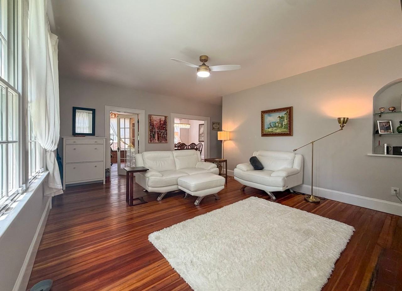 417 Sw 10th St - Photo 5 of 50