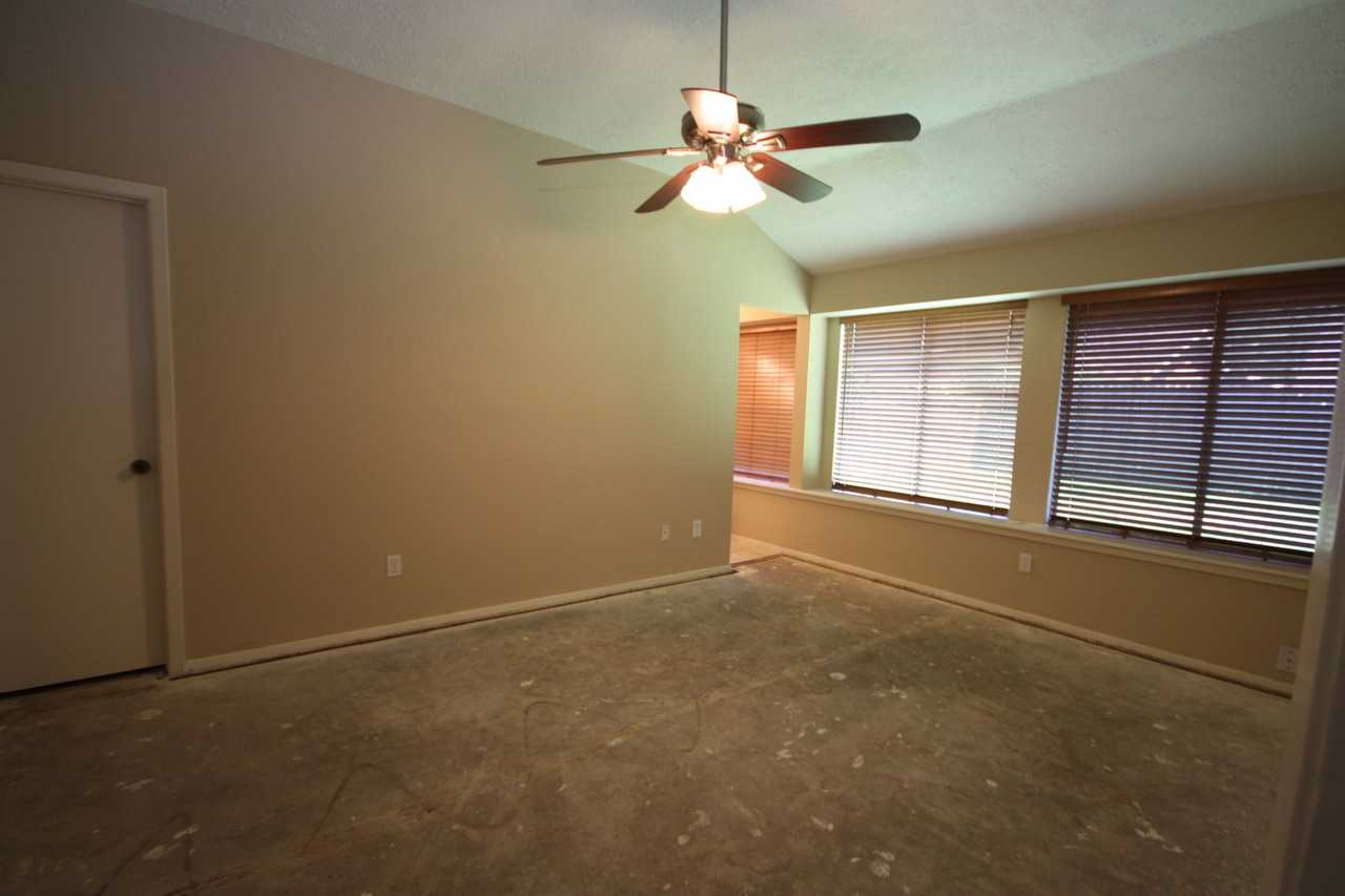22511 Braken Manor Ln - Photo 7 of 14