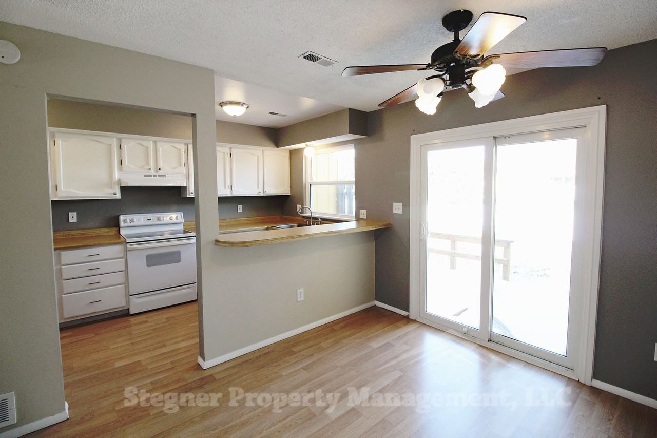 324 Sundance Cir N #C303 - Photo 4 of 13