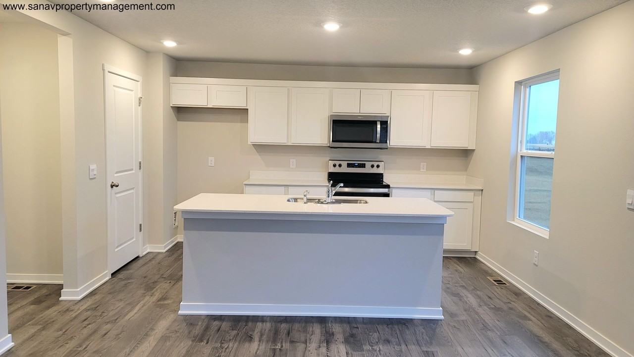 1024 Cove St Se - Photo 4 of 21
