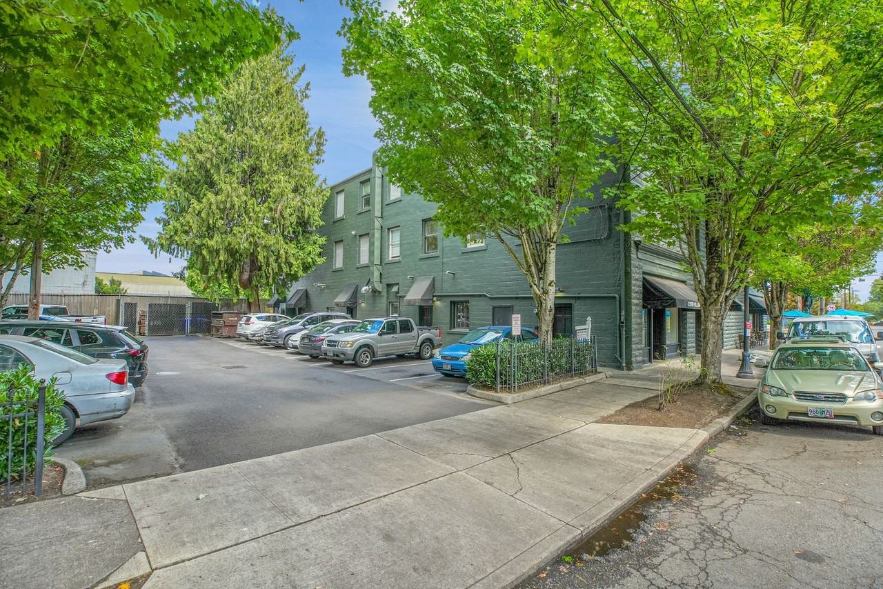 #277 KENTON HOTEL APARTMENTS - Photo 7 of 34