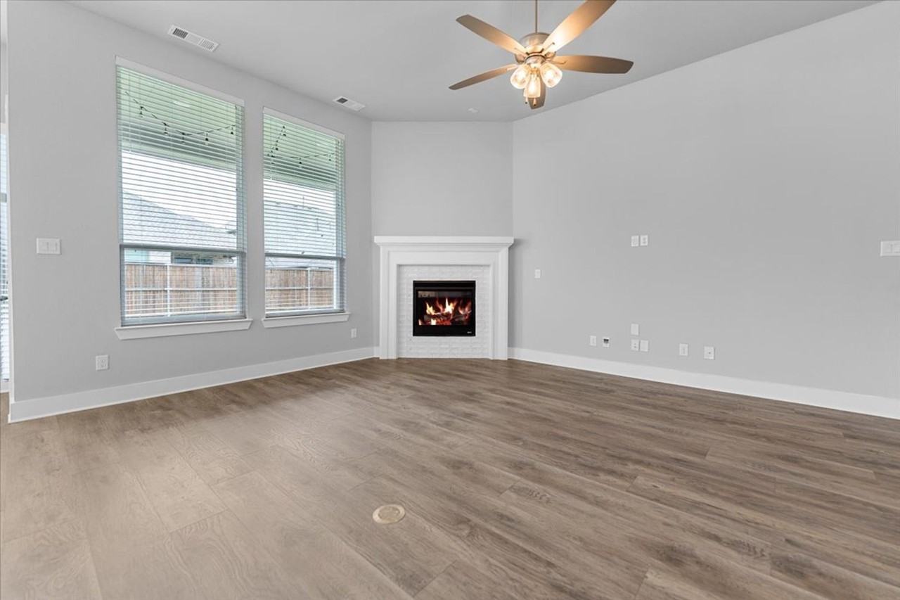 3011 Armstrong Ave - Photo 3 of 39