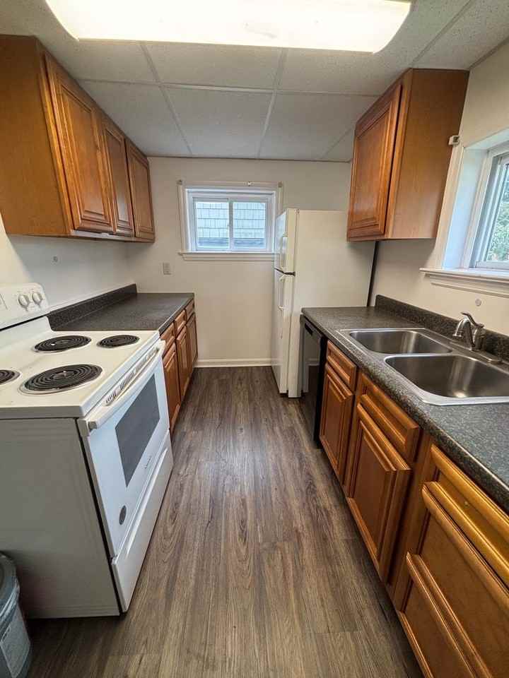 37 Rural Ave - Photo 3 of 14