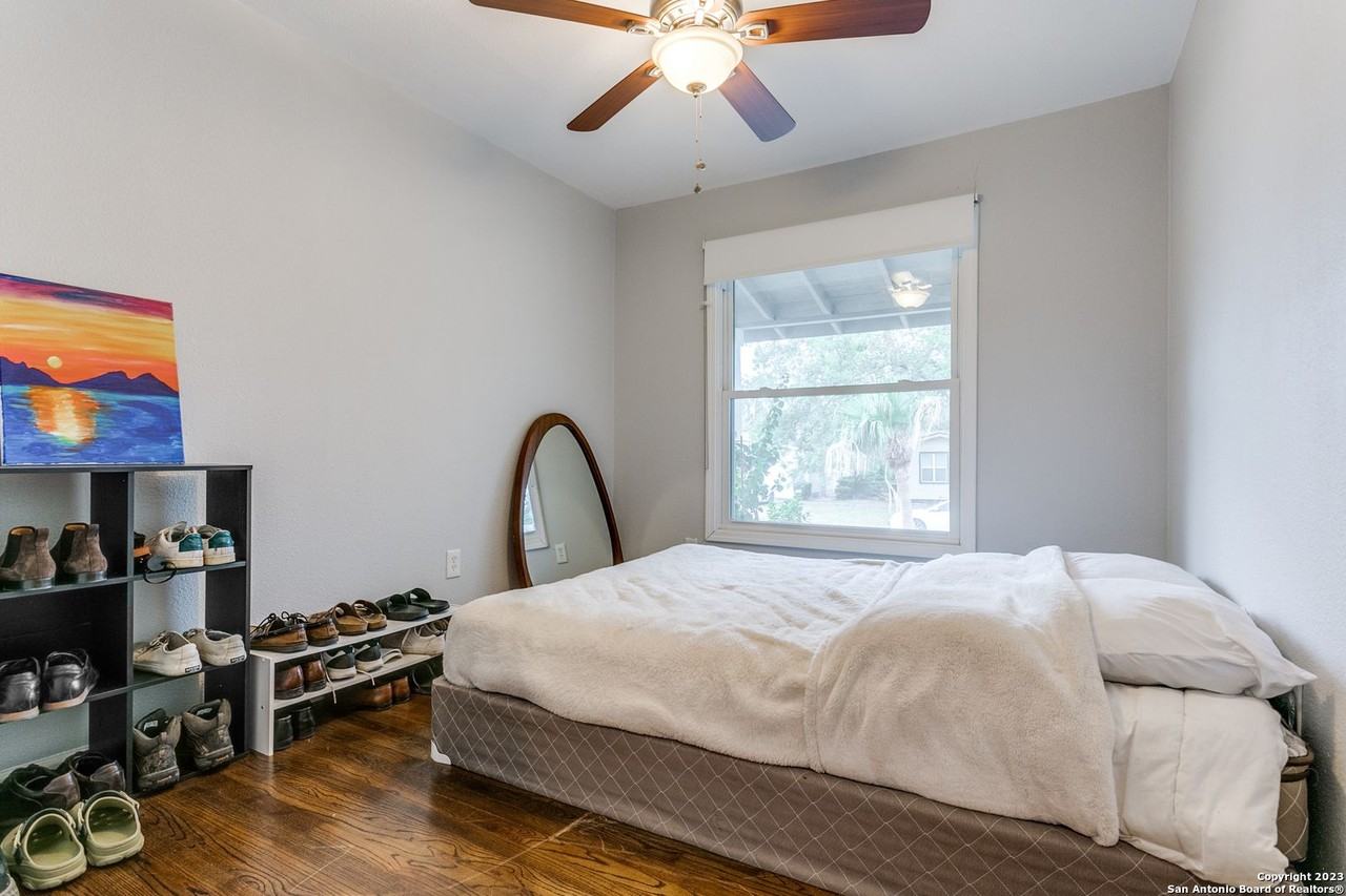 323 Byrnes Dr - Photo 6 of 12