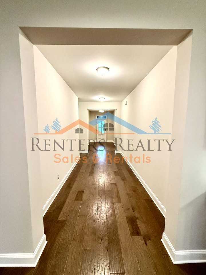 104 Colony Cove Dr - Photo 5 of 50