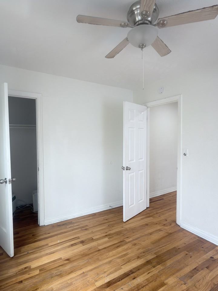 4602 Cass Street - Photo 4 of 9