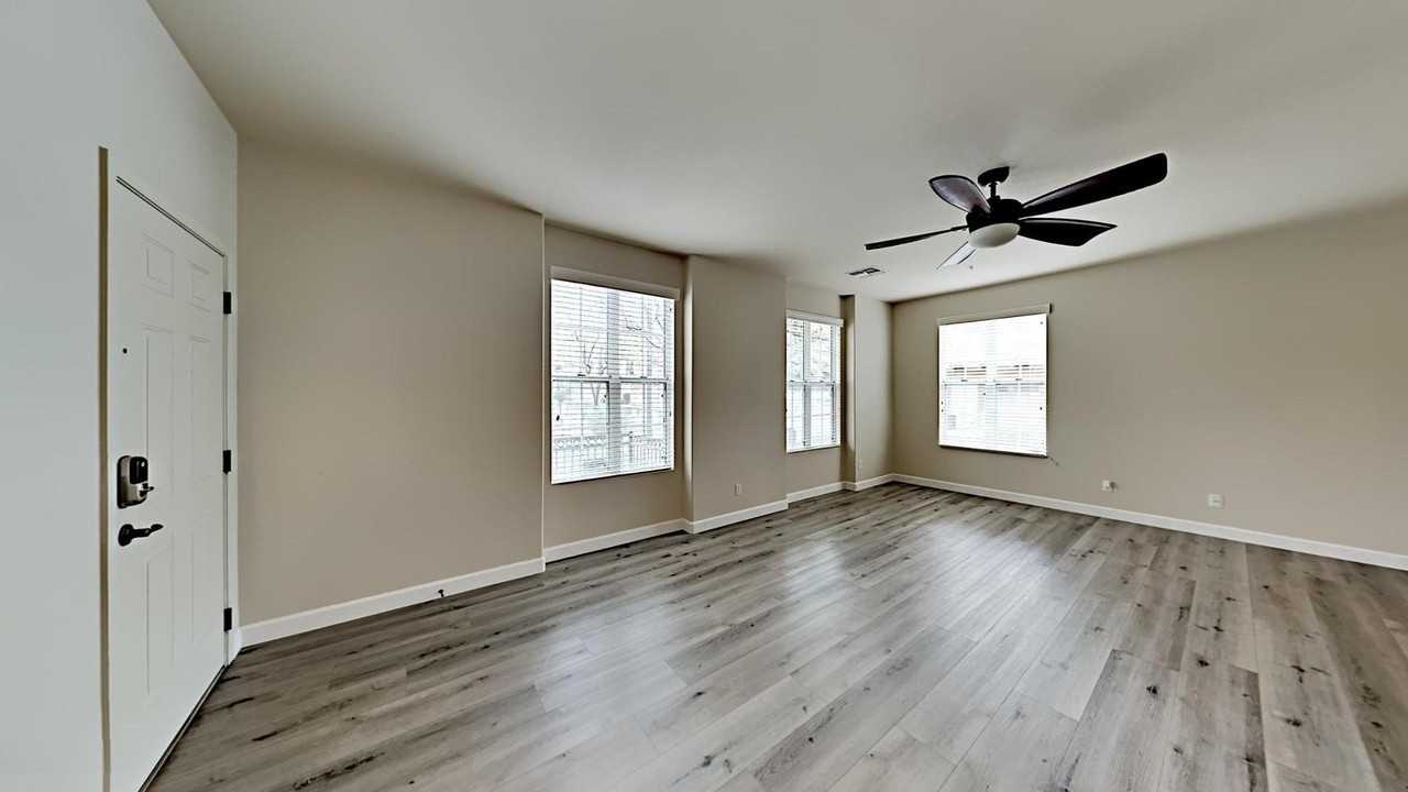 4703 E Waterman St #102 - Photo 3 of 19