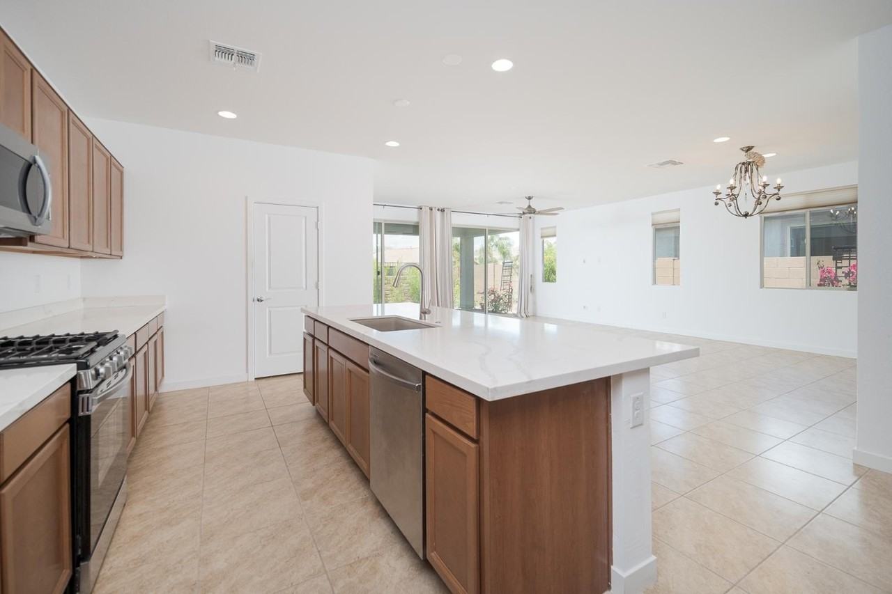 14844 S 179th Ave - Photo 2 of 28
