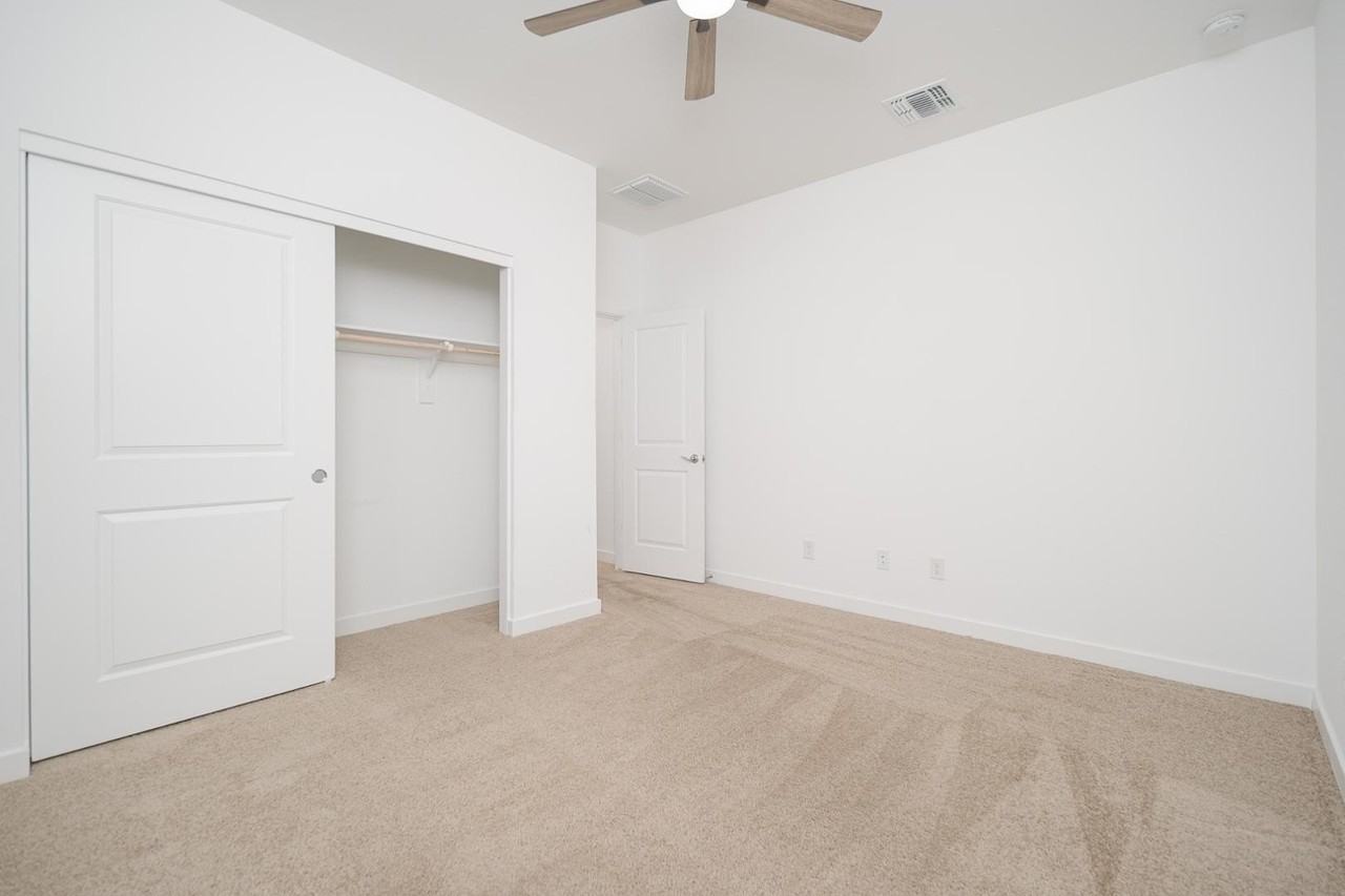 14844 S 179th Ave - Photo 4 of 28