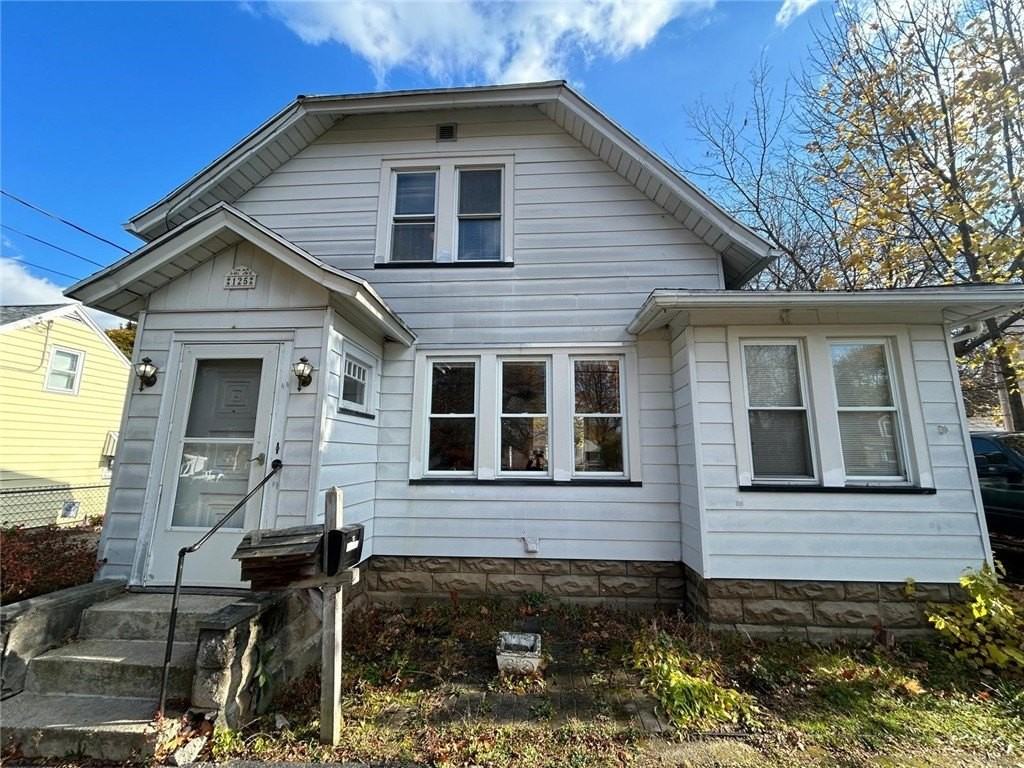 125 Windsor Rd - Photo 3 of 31