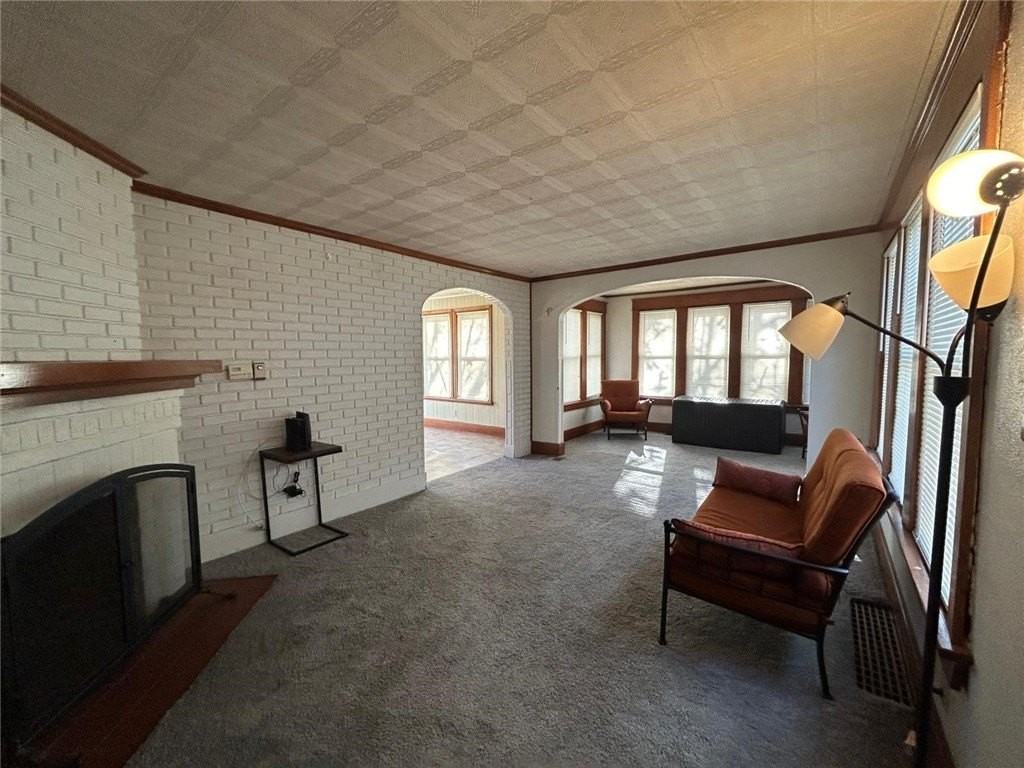 125 Windsor Rd - Photo 6 of 31