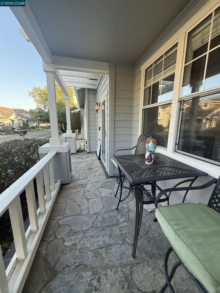 16 Elmwood Dr - Photo 4 of 19