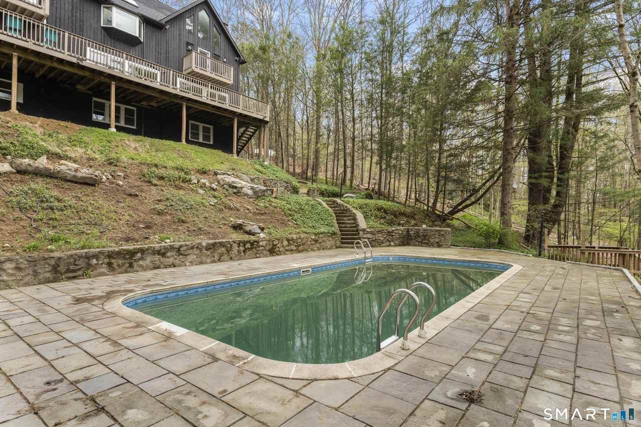25 Hillside Dr - Photo 5 of 36