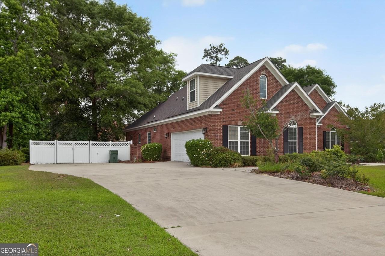 409 Myrtle Crossing Ln - Photo 3 of 41