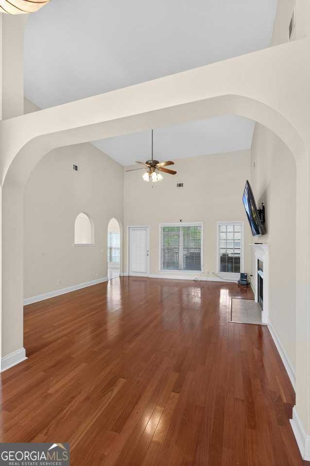 409 Myrtle Crossing Ln - Photo 6 of 41