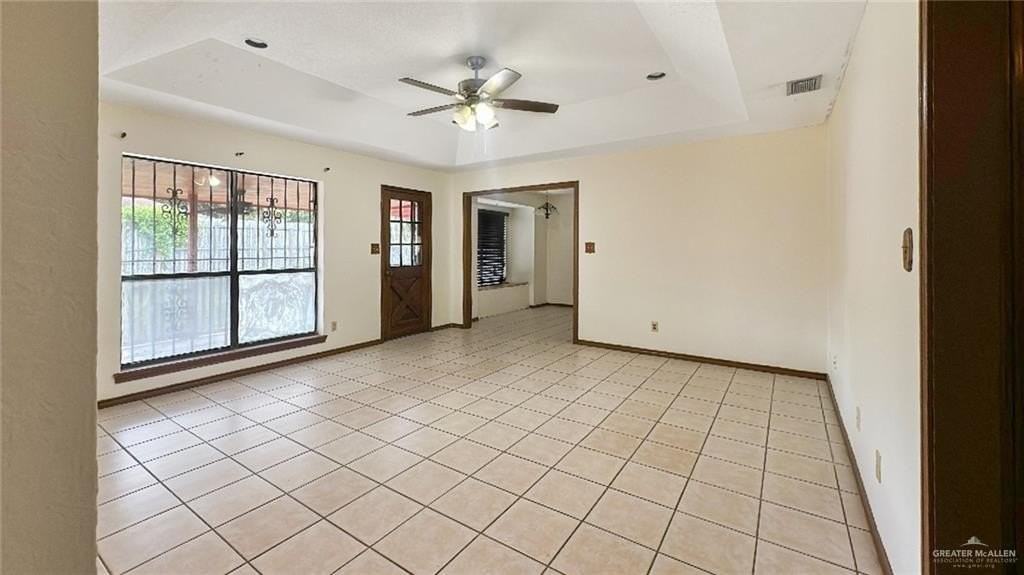 3021 Hummingbird Ave - Photo 4 of 14