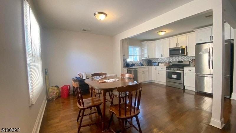 137 Centre St - Photo 5 of 18