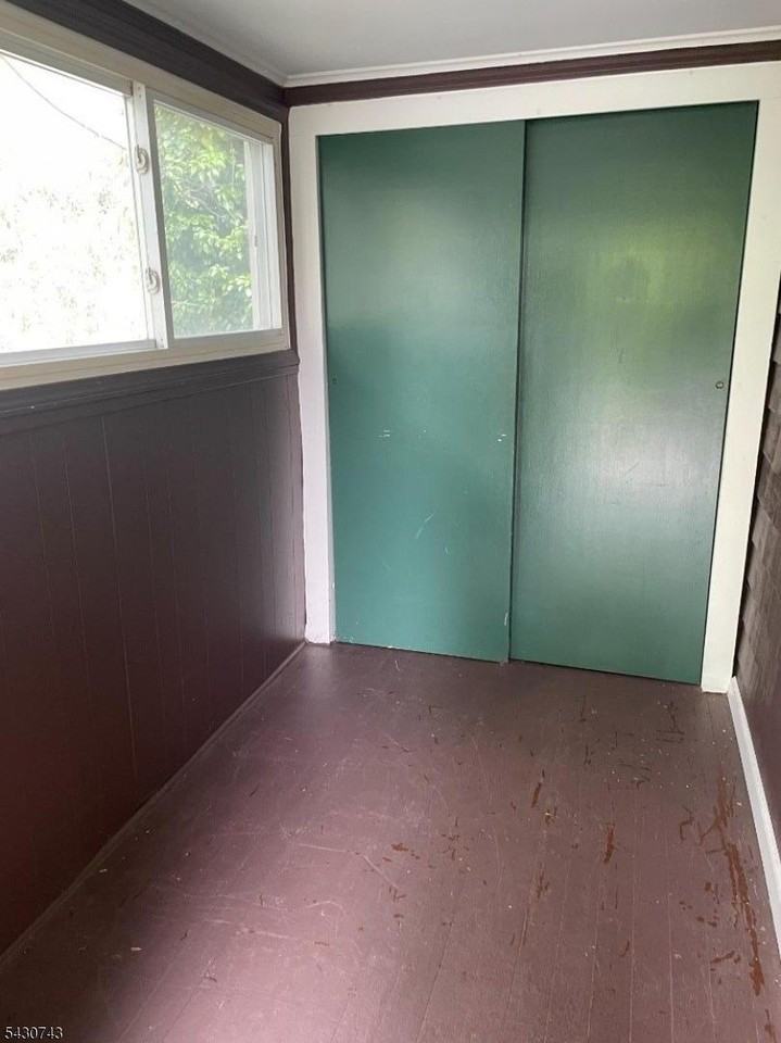 37 Van Pelt Pl - Photo 2 of 12