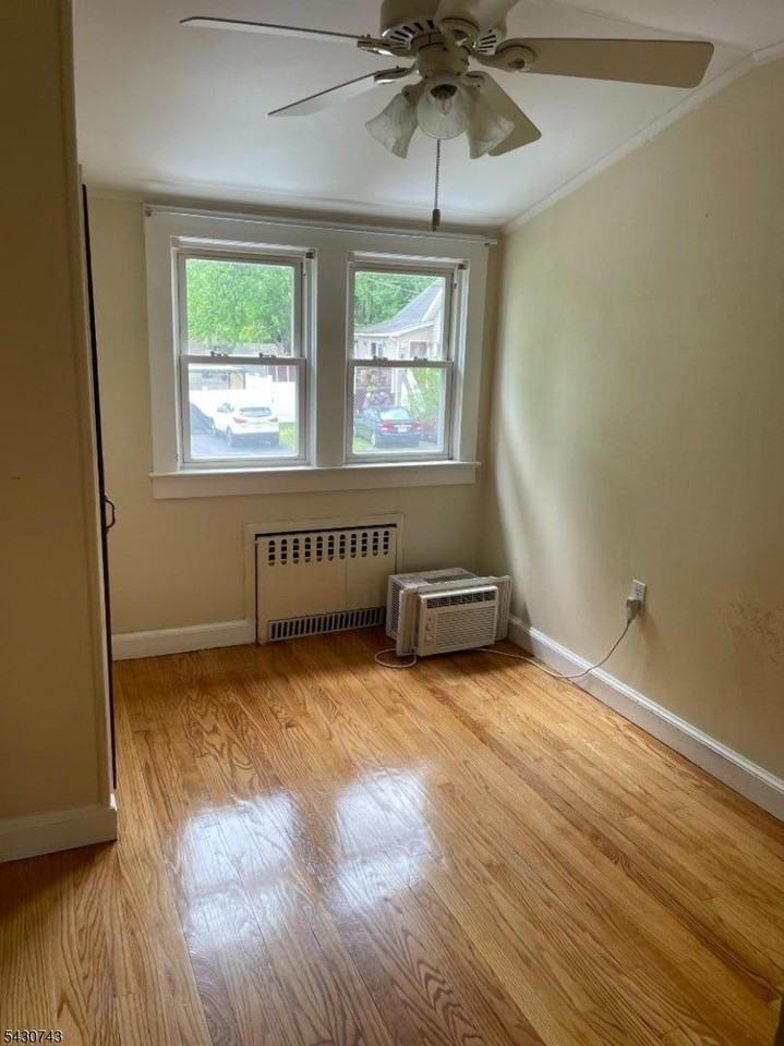 37 Van Pelt Pl - Photo 5 of 12