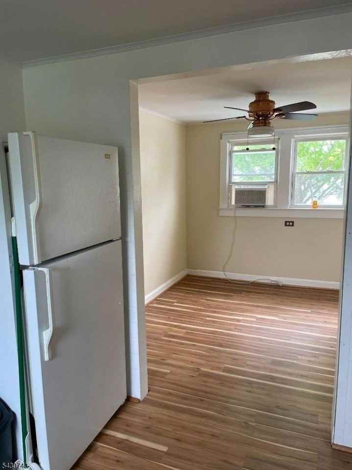 37 Van Pelt Pl - Photo 6 of 12