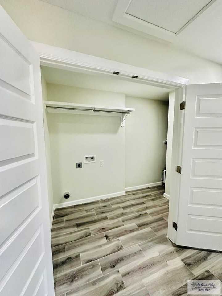 5078 Mckenzie Rd #B - Photo 5 of 16