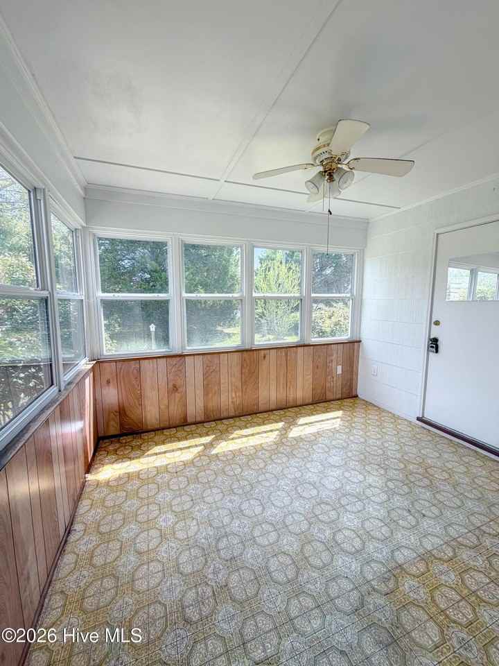 1515 Belgrade Swansboro Rd - Photo 2 of 17