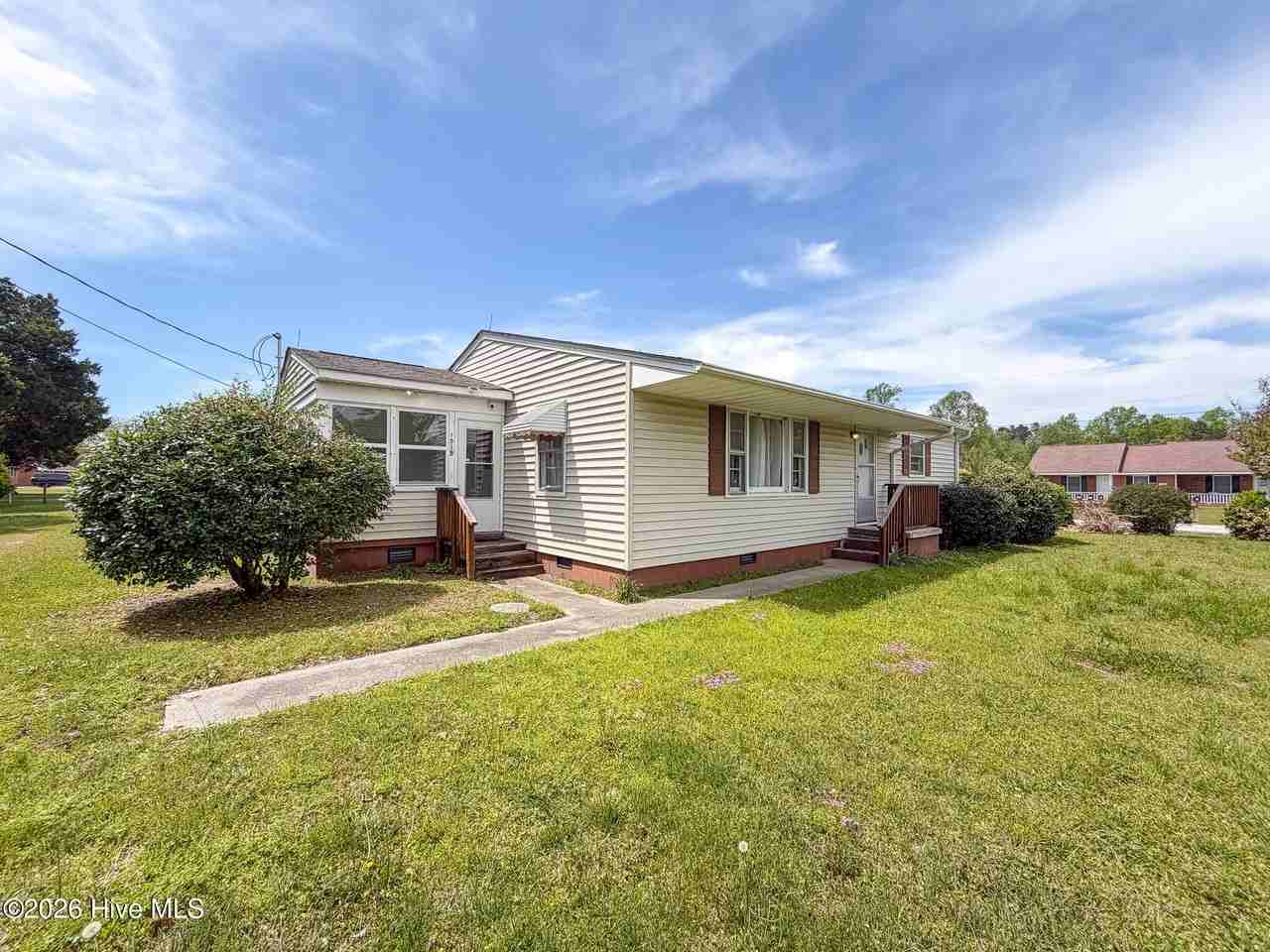 1515 Belgrade Swansboro Rd - Photo 5 of 17