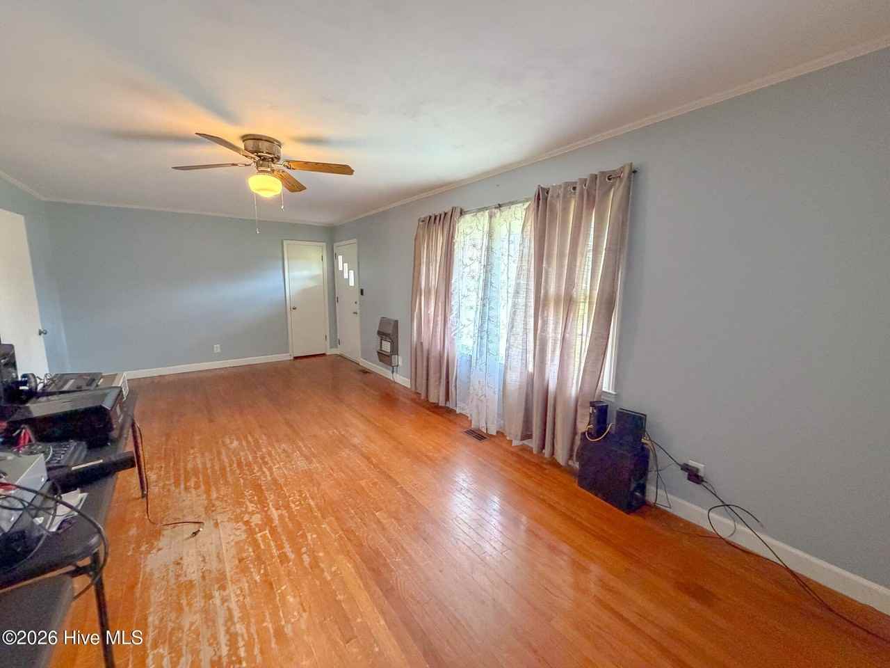 1515 Belgrade Swansboro Rd - Photo 7 of 17