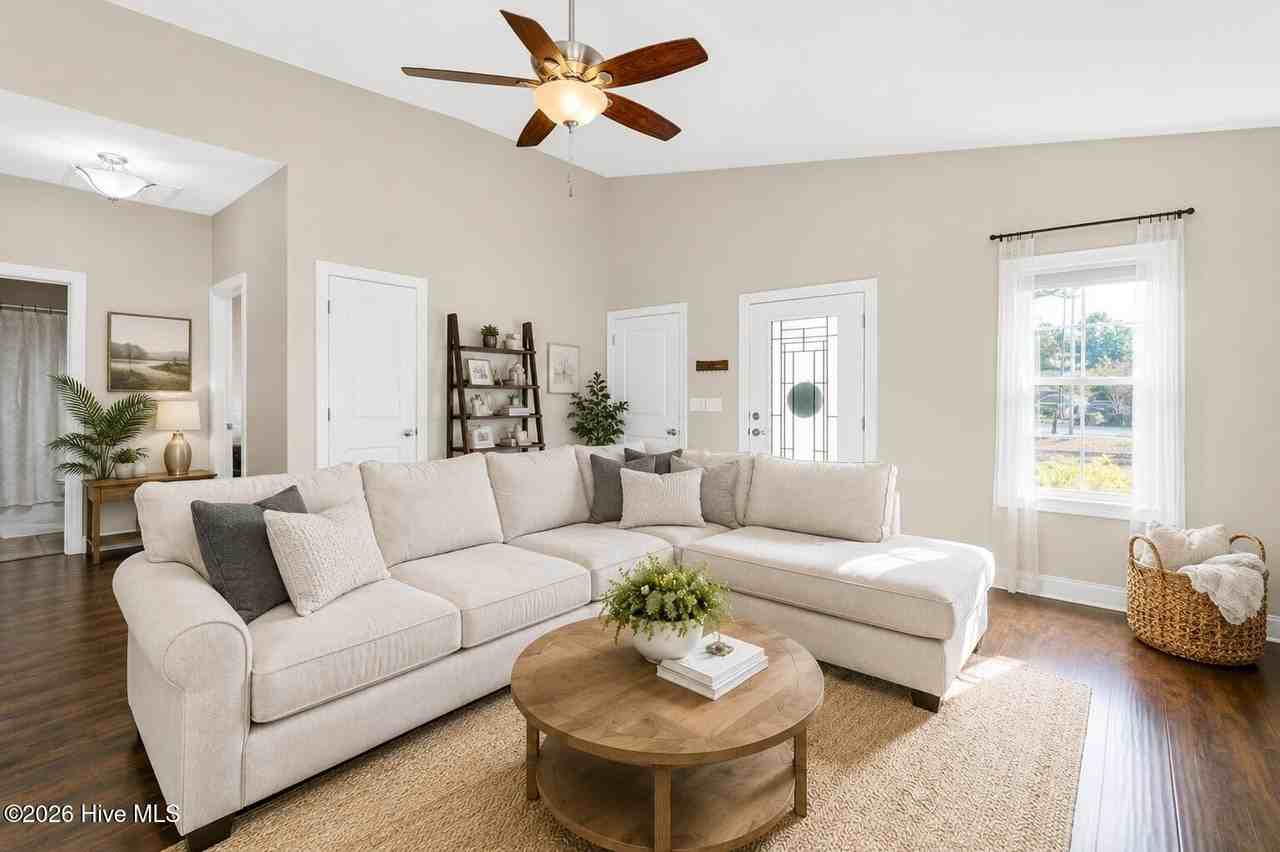 2831 Country Club Dr - Photo 5 of 16