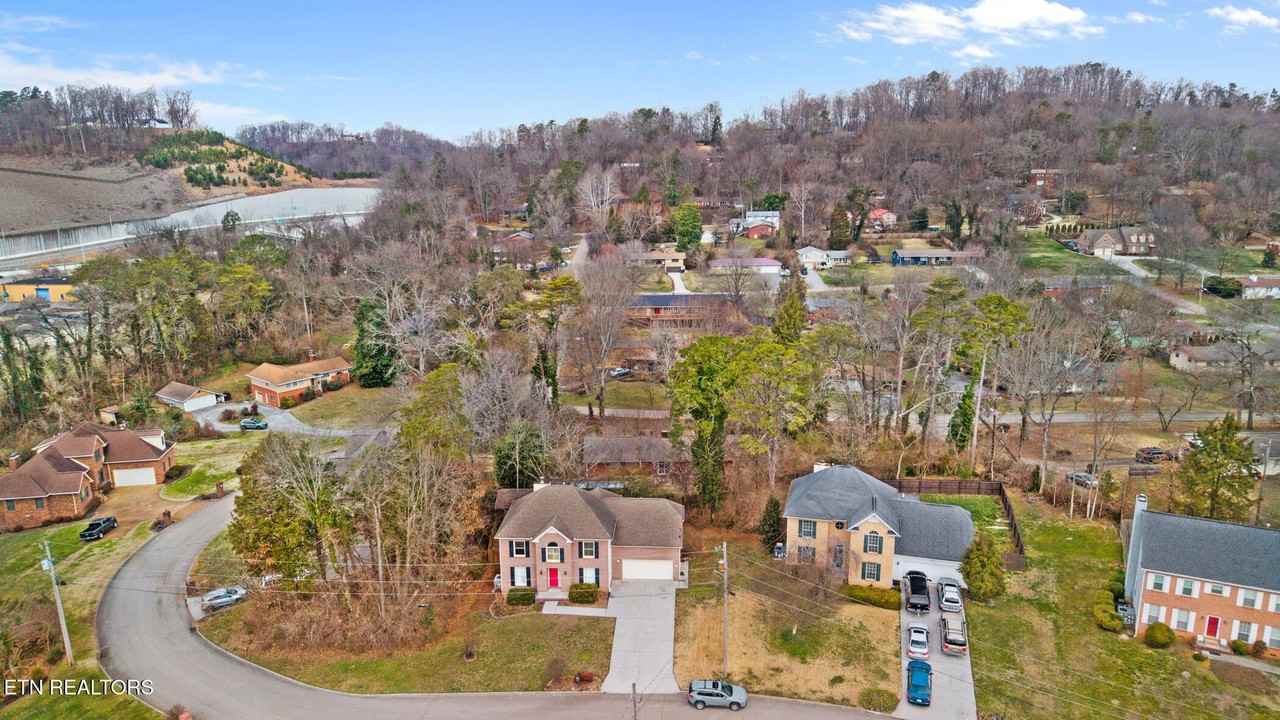 5204 Custis Ln - Photo 3 of 50