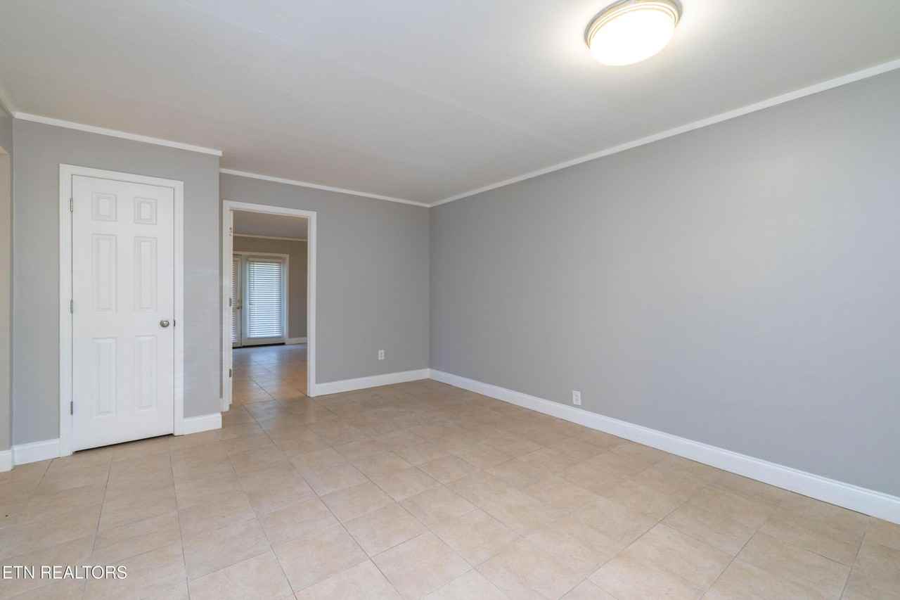 431 Canberra Dr #431 - Photo 4 of 18