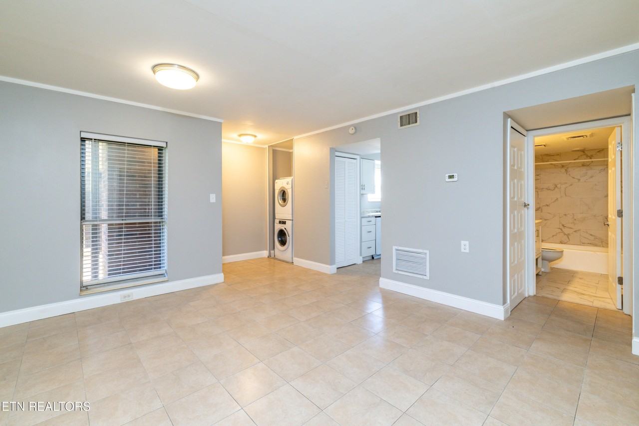 431 Canberra Dr #431 - Photo 5 of 18