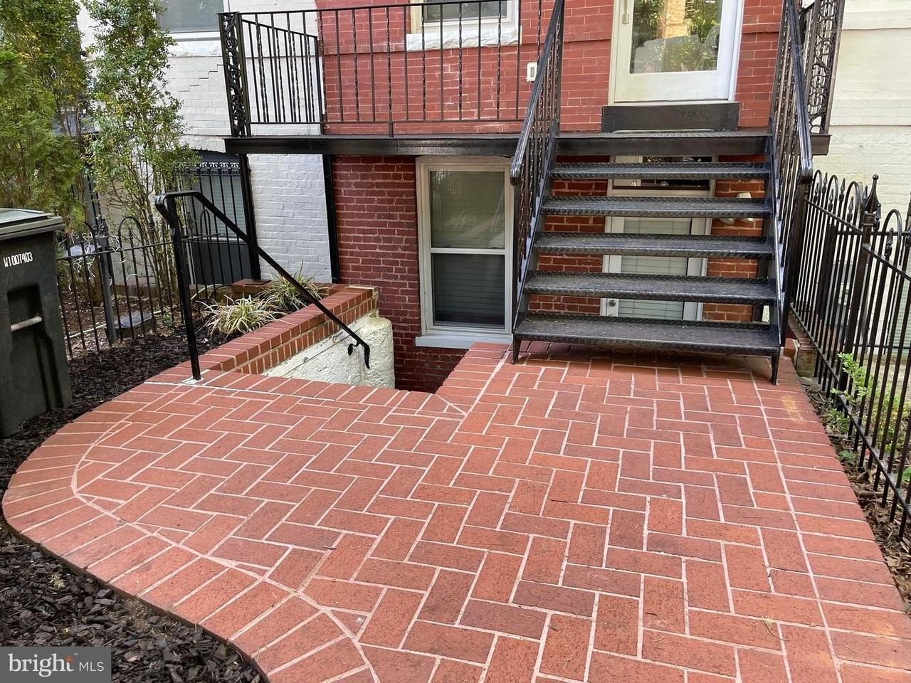 449 New Jersey Ave Se - Photo 2 of 50