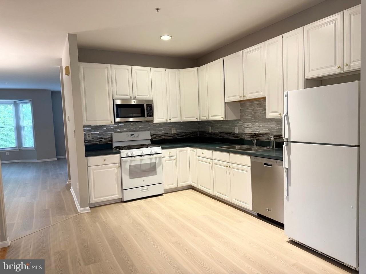 8 Diamond Hill Ct - Photo 4 of 31