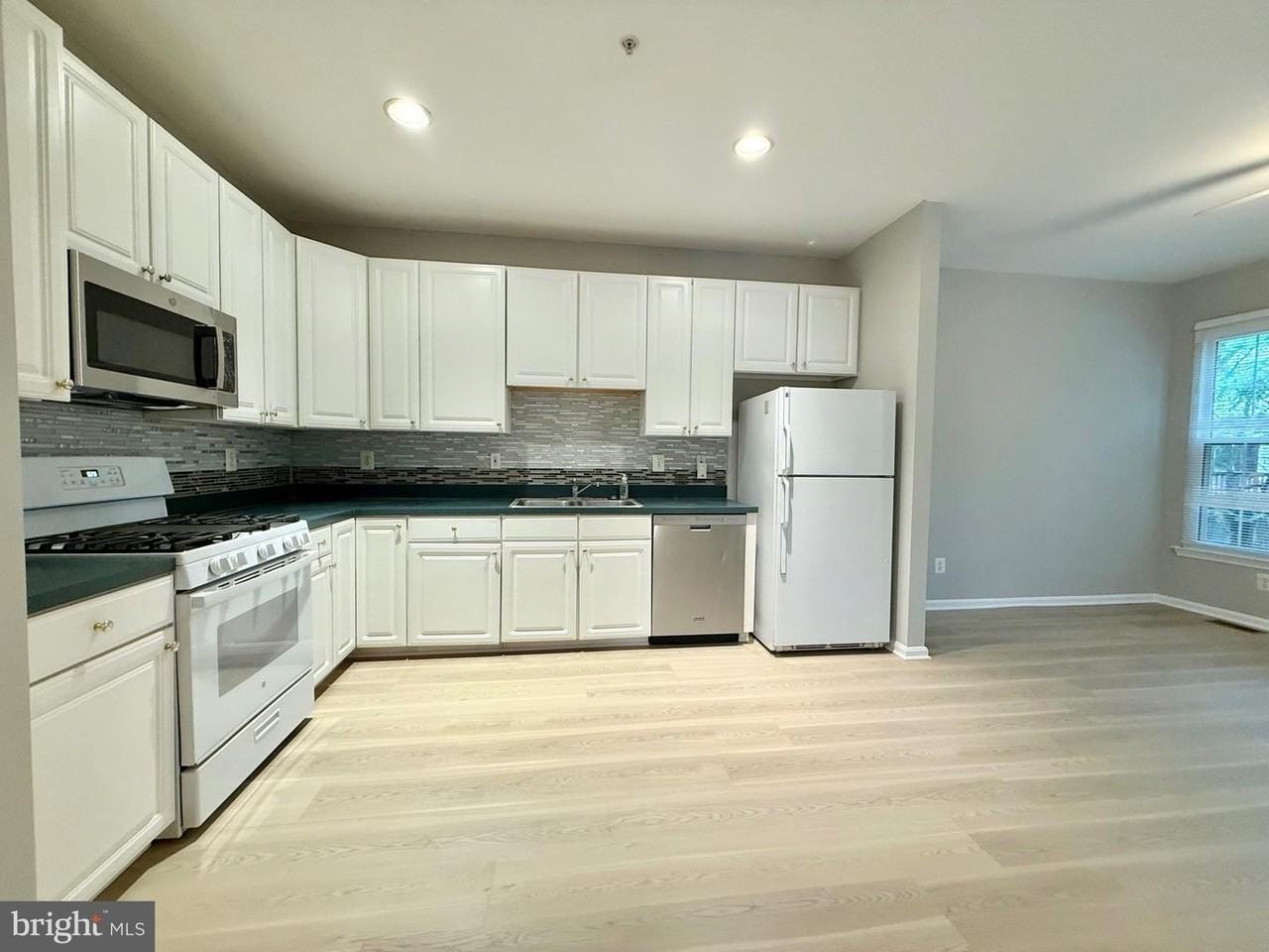 8 Diamond Hill Ct - Photo 5 of 31