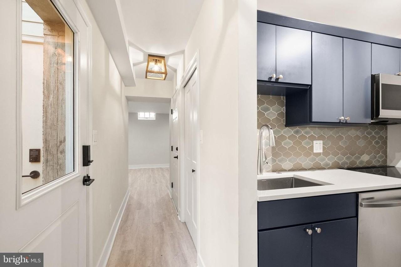 214 S Henry St - Photo 6 of 24