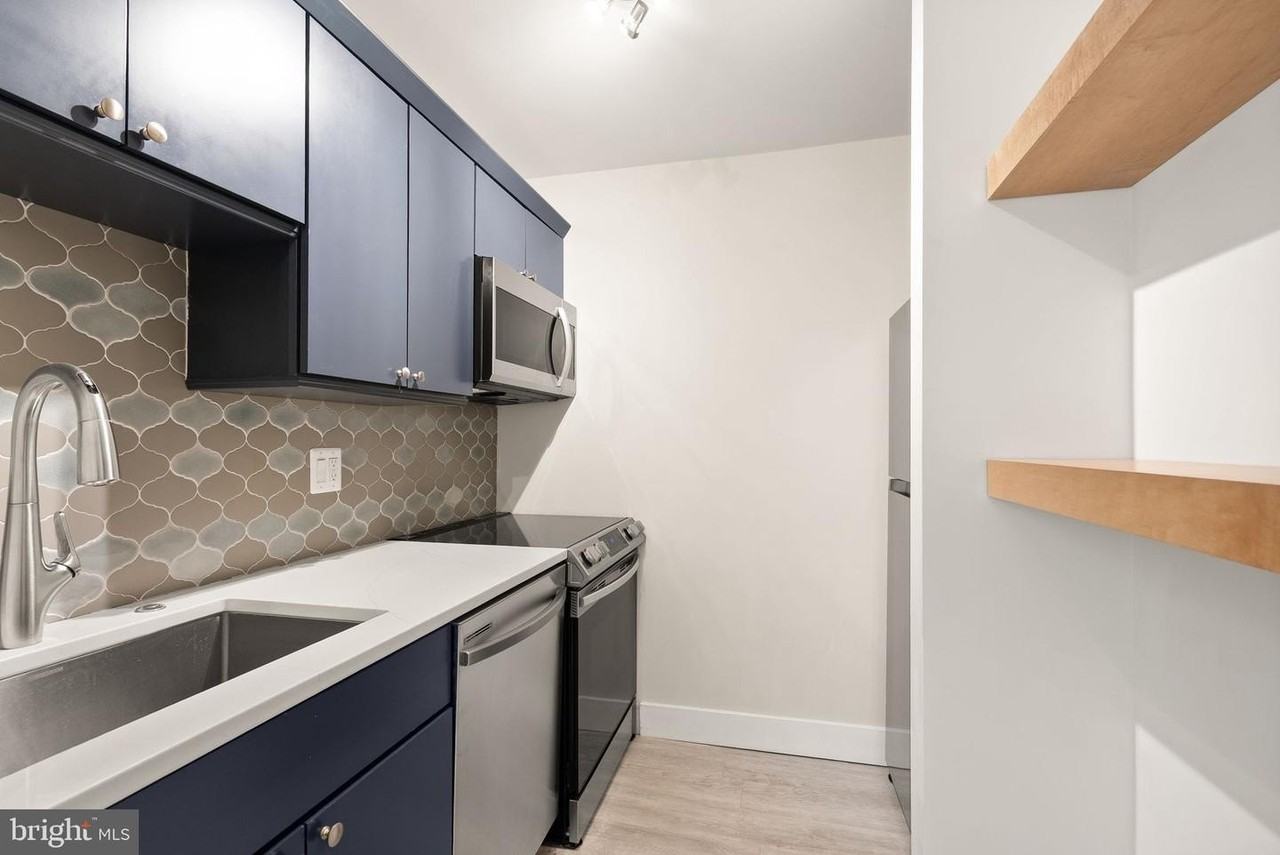 214 S Henry St - Photo 7 of 24