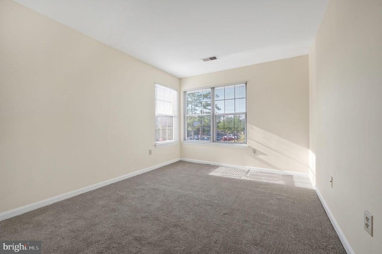 8610 Beekman Pl - Photo 7 of 34