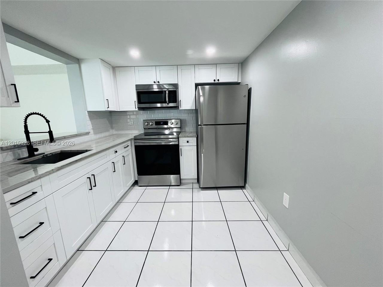 2055 Sw 122nd Ave #507 - Photo 2 of 22