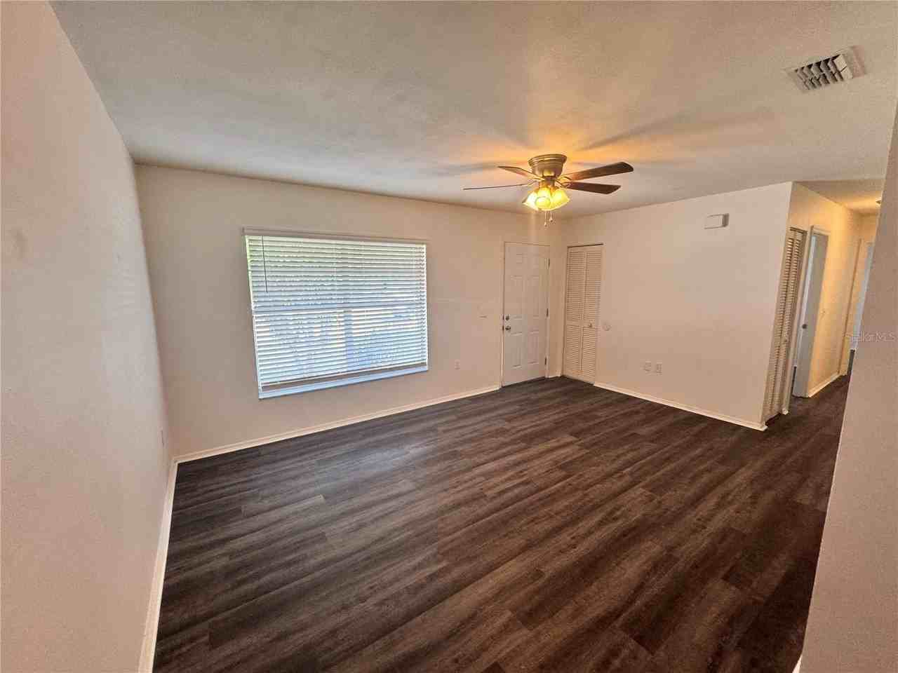 316 E Primrose Ln - Photo 2 of 13