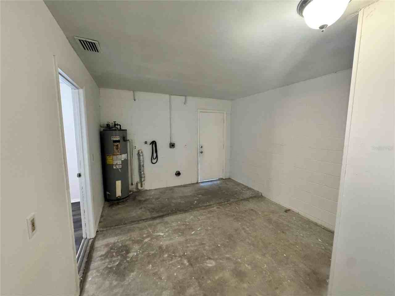 316 E Primrose Ln - Photo 7 of 13