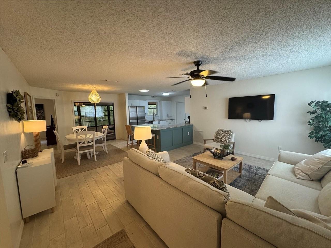 314 Juarez Way - Photo 4 of 17