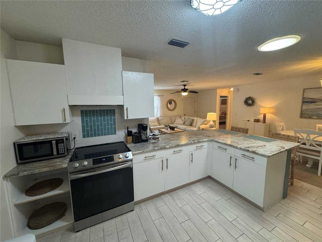314 Juarez Way - Photo 7 of 17